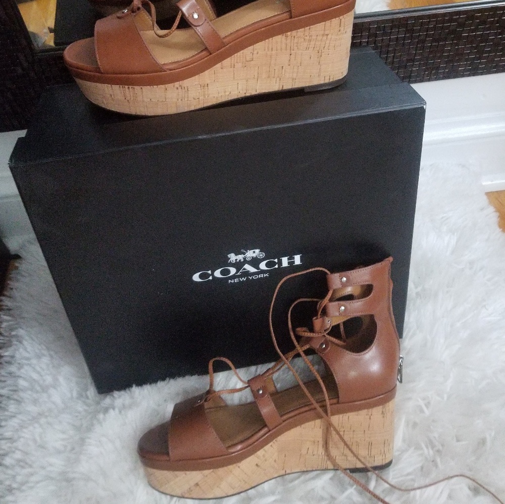 Shoes - Picture 2 of 4